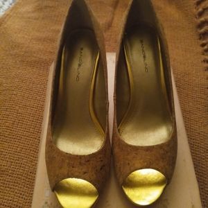-Sale final-- Womans Peep toe Shoe NO LOWBALL OFFERS ON THESE